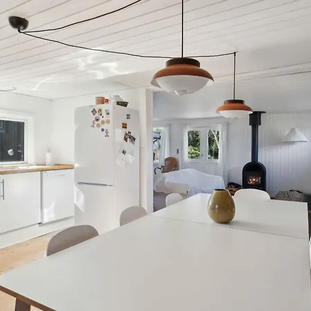Holiday home Lovely In