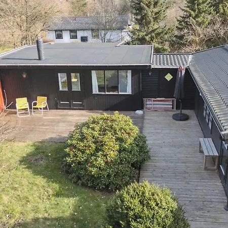 Holiday home Lovely In